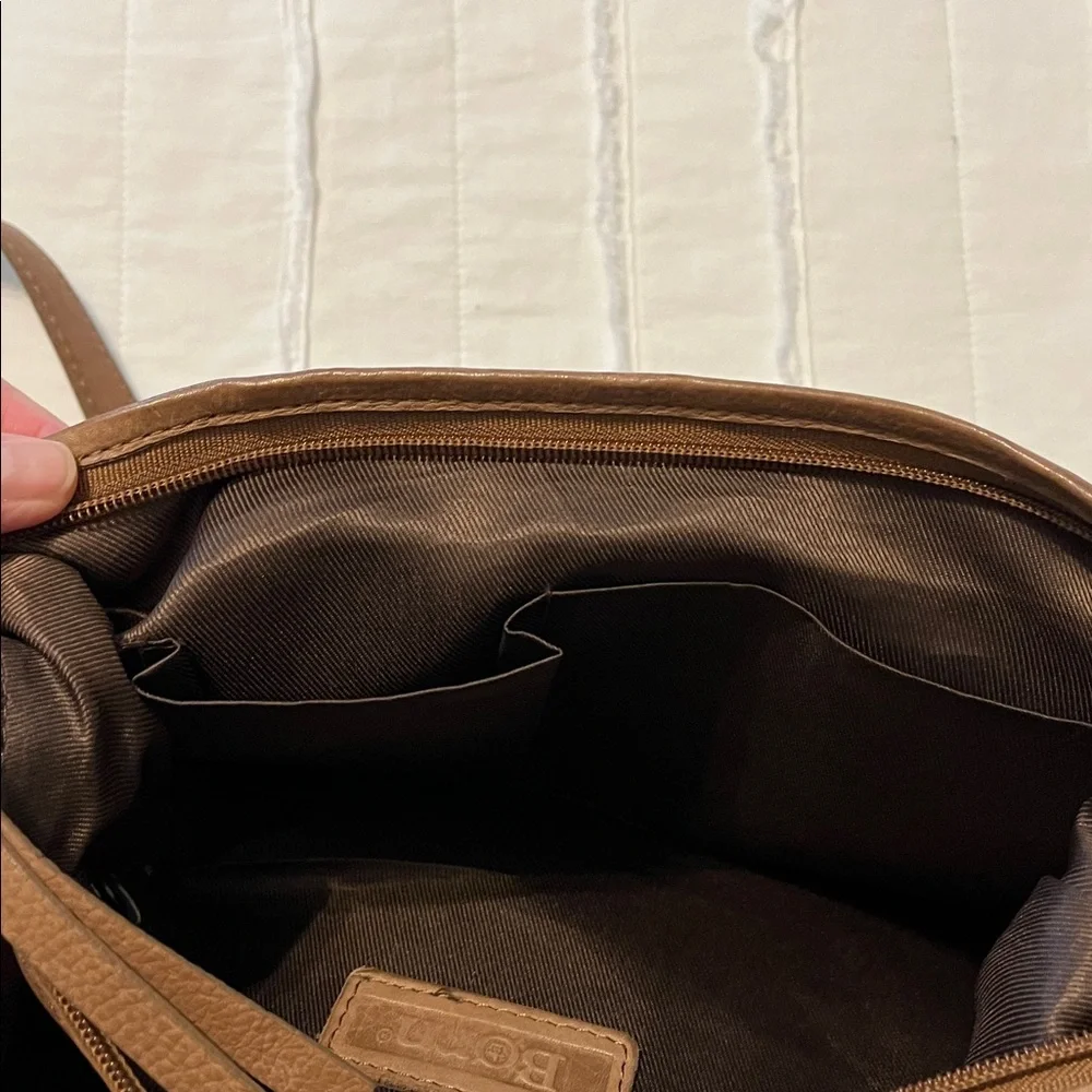BORN Morley leather crossbody/hobo bag - Picture 9 of 16